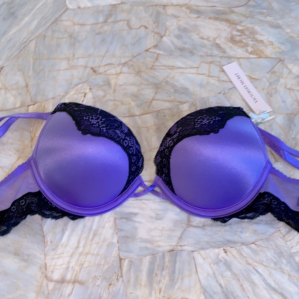 New VS Bombshell Miraculous Bra Black Lace Push Up 32B Lace Luscious Lavender